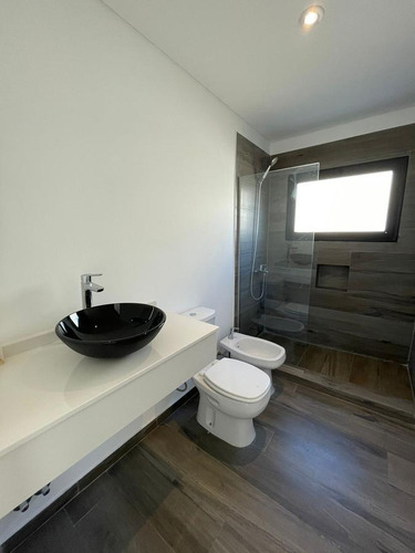 Imagen 12 de 21 de Casa De 4 Ambientes En Venta En San Ramiro, Pilar Del Este.