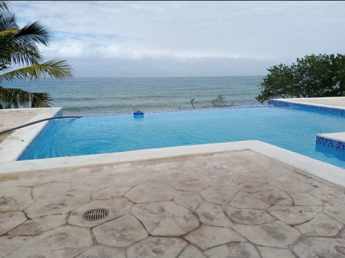 Imagen 2 de 5 de Piscinas Y Jacuzzis En Fibra De Vidrio Reforzada