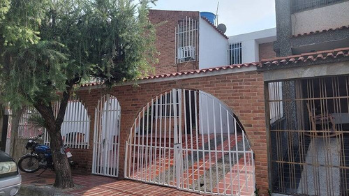 Imagen 1 de 14 de Casa En Venta En La Esmeralda 147mts Alexandra Ramírez 04147041922