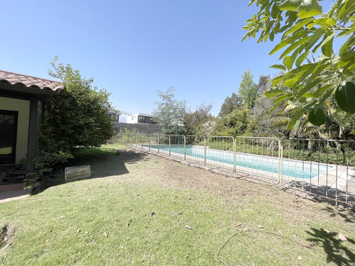 Se Vende Sitio De 2.964m Con Casa Completamente Remodelada.