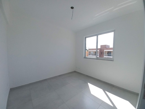 Vende Apartamento De 3 Quartos, Com 1 Suíte E 2 Vagas De Garagens Cobertas
