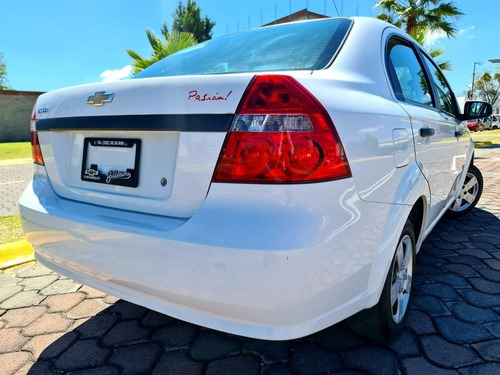 Imagen 4 de 15 de Chevrolet Aveo 2017 1.6 Lt Mt