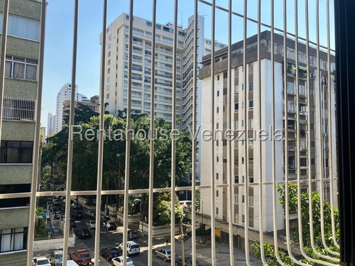 Se Vende Excelente Apartamento En Los Palos Grandes #25-18980 Pm