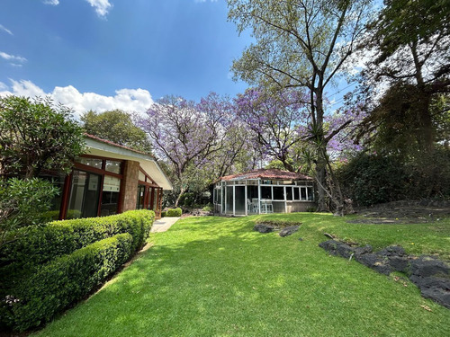 Jardines Del Pedregal, Casa Con Gran Jardín En Un Solo Nivel
