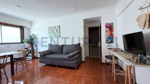 Venta De Departamento Dos Ambientes A 200 Metros De Plaza Colón, Mar Del Plata.