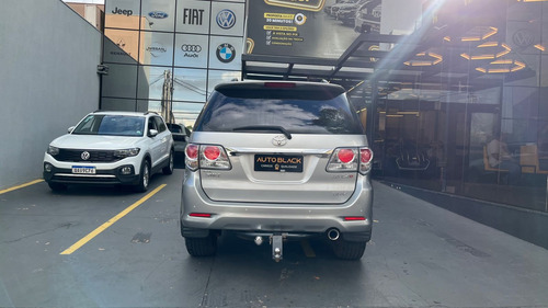 Toyota Hilux SW4 SRV D4-D 4x4 3.0 TDI Dies. Aut