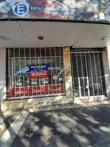 Dos Locales En Una De Las Mejores Ubicaciones De Todo Monte Grande!! Se Alquilan Juntos O Separados! Vicente Lopez 146