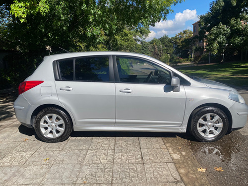 Nissan Tiida 1.8 Visia