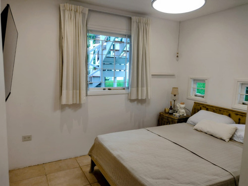 Alquiler Luminosa Casa Con Pileta En Cariló