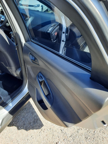 Imagen 11 de 13 de Ford Focus Iii 1.6 S 2014