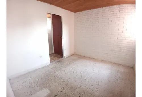 Vendo Casa De Dos Niveles En Los Nogales.