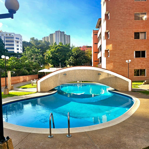 Vendo Penthouse Los Samanes Amoblado