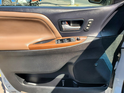 Toyota Sienna 3.5 Limited At