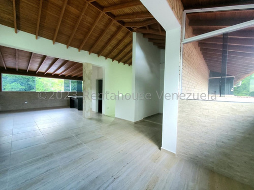Casa Townhouse En Venta A Estrenar Cantarrana Zona Norte Maracay Todos Los Servicios Remodelada Marmol Porcelanato Estef 25-16085