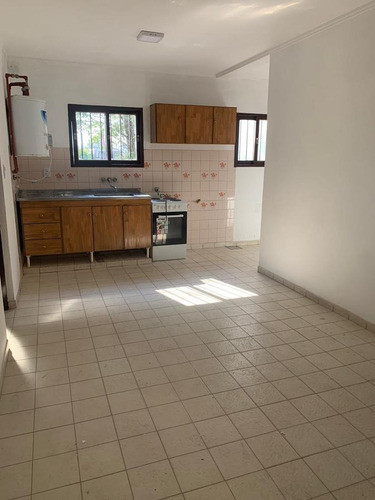 Imagen 3 de 5 de Casa 2 Dormitorios En Venta - Barrio Mariano Comas - Santa Fe