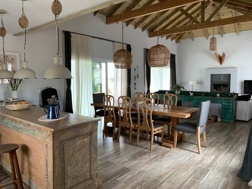 Casa En Venta De 3 Dormitorios En Pueblo Mio