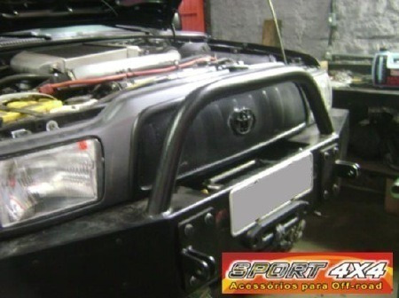Imagem 1 de 4 de Tela De Proteção Toyota Hilux Mod. 02