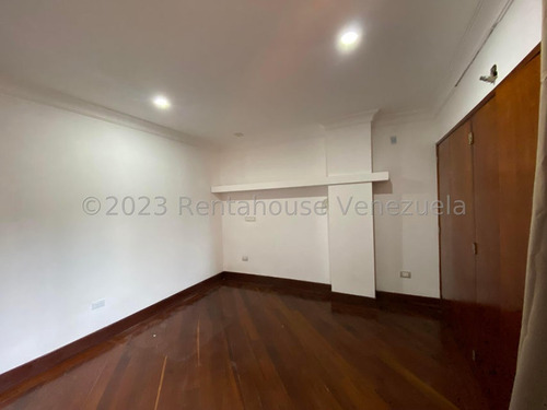 Apartamento Penthouse Dúplex Residencias Hacienda La Lagunita Con Pozo De Agua En Calle Cerrada En Venta En La Lagunita Calle P3-3 Caracas