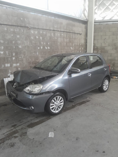 Toyota Etios Xls 1.5 Mt - 2015 Chocado En Marcha