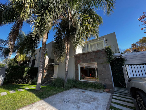 Casa En Venta 4 Amb. C/ Pileta Bº Don Cagiano Ituzaingo