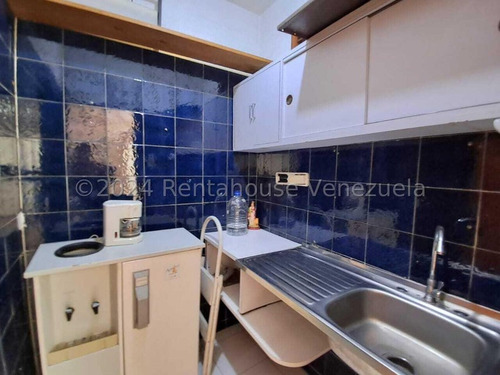 Julio Latouche 25-1485 Local Comercial En Venta Av. Monte De Ocas Padre Alfonzo, Cinco Aire Acondicionados, Excelente Ubicación.
