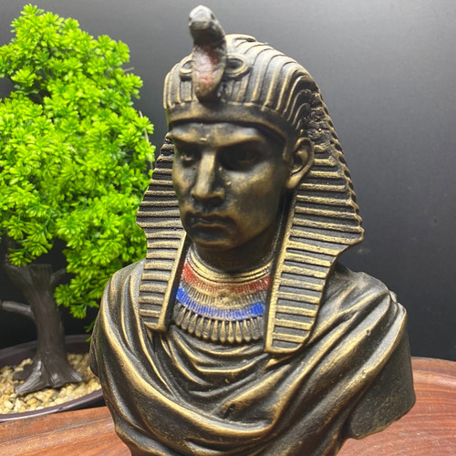 Estatua de busto del faraón Ramsés, decoración de resina dorada