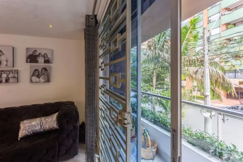 Casa En Venta En Laureles. Cod V12105