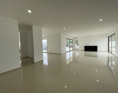 Imagen 2 de 30 de Casa Estilo Minimalista En Venta, Fincas De Sayavedra. Atiza