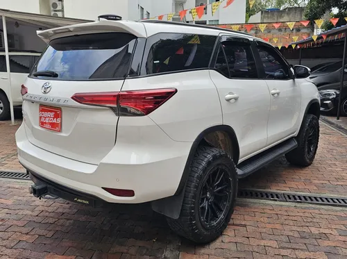 Toyota Fortuner 2.7l Mid