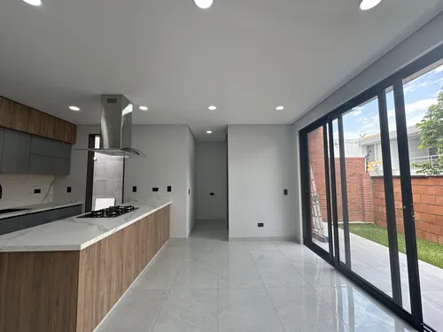 Casa En Venta En Hacienda El Castillo. Cod V8014650