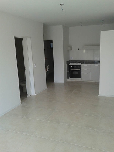 Excelente Monoambiente A La Venta En Monte Castro, 38 M2