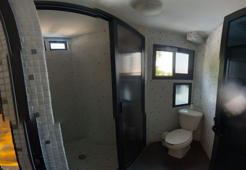 Casa Con Alberca En Privada Con Acceso Y Vista Al Lago De Tequesquitengo