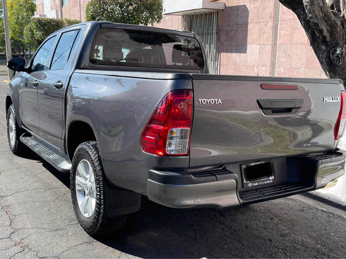 Imagen 9 de 15 de Toyota Hilux 2018 2.7 Cabina Doble Sr Mt