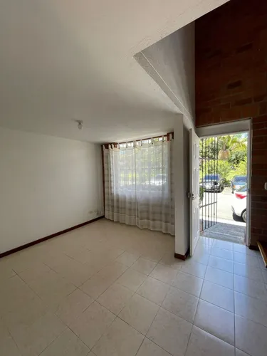 Casa En Venta En Jardines De La Católica. Cod V11893