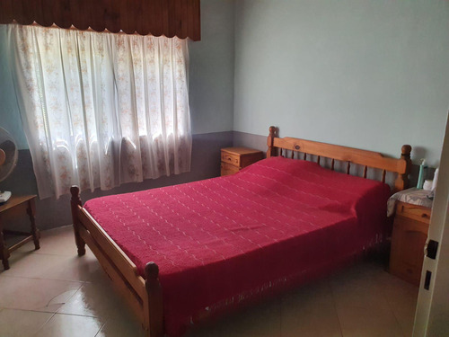Venta Casa Quinta 4 Ambientes En Cañuelas, Cochera
