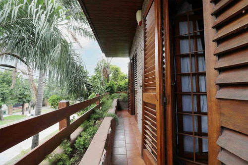 Casa 4 Ambientes - Pileta - Apto Crédito - Permuta