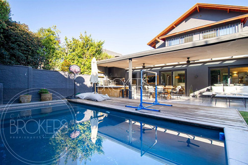 Casa En Venta De 4 Dorm. En Lo Barnechea