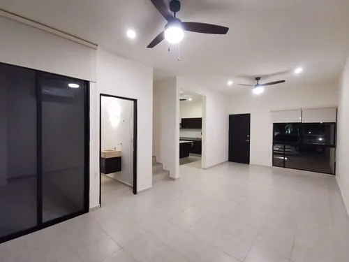 Casa Nueva En Renta En Privada Zensia Con Sistema De Riego En Conkal, Mérida.