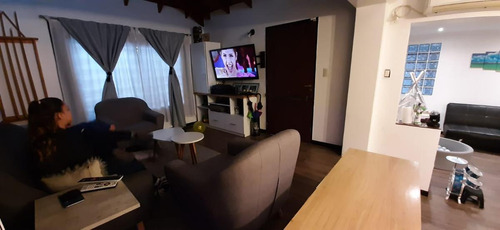 Imagen 14 de 30 de Casa En Venta - Castelar Norte - Parque Sayago - 4 Ambientes - Con Parque Y Piscina - Permuta