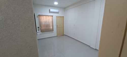 Vendo Departamento En El Edificio Italia 2, Cambyreta: 3 Habitaciones Y Un Baño.