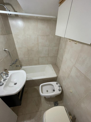 Imagen 11 de 12 de Excelente Departamento 3 Ambientes De Frente Con Balcon