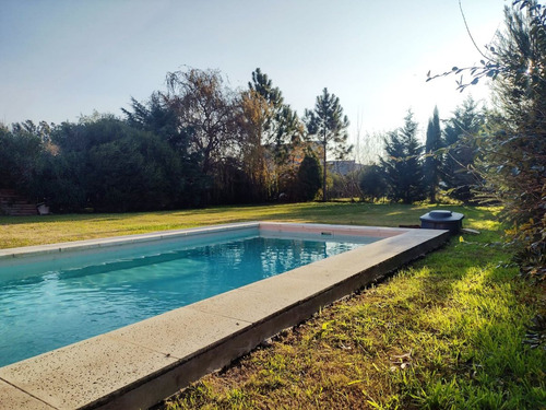 Casa De 3 Dormitorios En Venta Arana La Plata