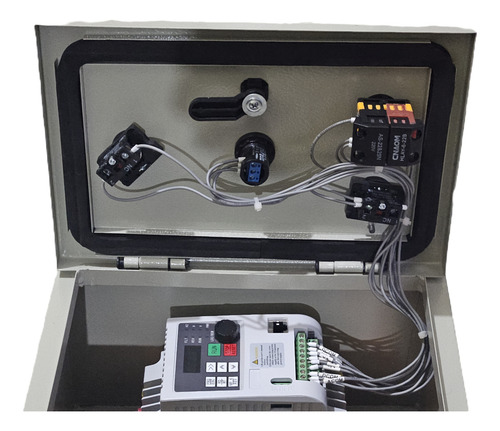 Painel Com Inversor De Frequência 2cv 380v 4a (1,5kw)