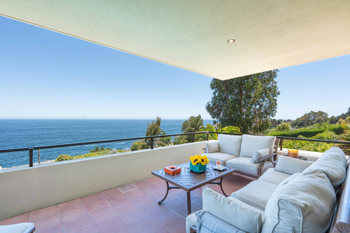 Casa Con Excelente Ubicación En Zapallar
