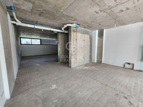 Local Comercial 306 M² Alto Flujo Y Gran Exposición
