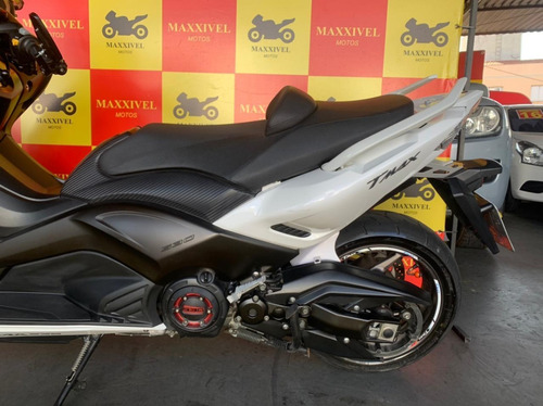 Imagem 3 de 11 de Yamaha Tmax 530 Abs