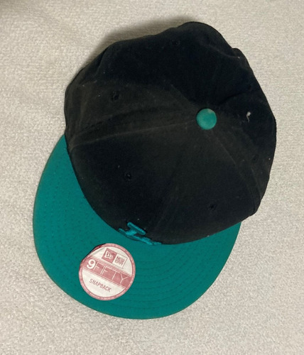 Boné L A New Era Snap Back Aba Reta Preto E Verde Preto/verde Unico (Usado)