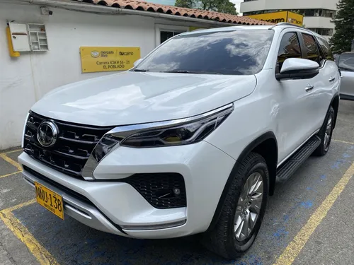 Toyota Fortuner 2.4 Srv Diesel At 4x2 2024