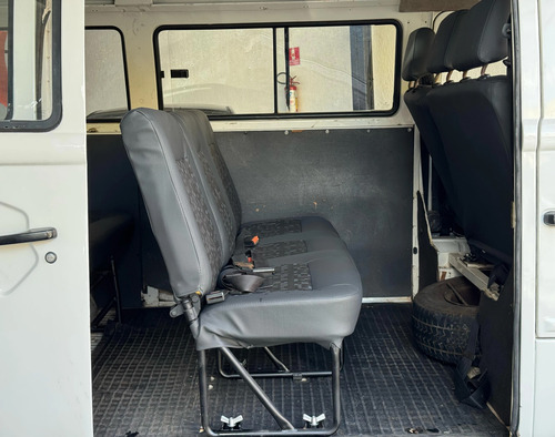Volkswagen Kombi 1.4 MI STD 8V FLEX 4P MANUAL