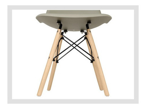 Imagen 4 de 12 de Sillas X 4 Comedor Plastico Patas De Madera Diseño Eames Dsw
